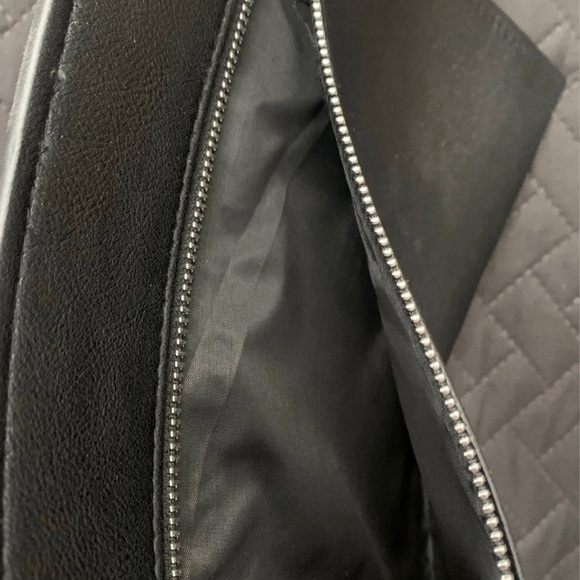 Makeup Bag - Picture 2 of 4